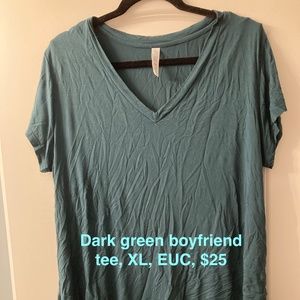 Latched Mama forest green boyfriend nursing tee, XL EUC